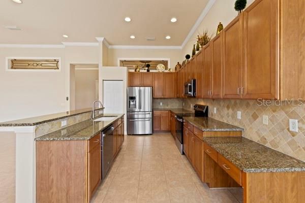 For Sale: $625,000 (4 beds, 3 baths, 2799 Square Feet)