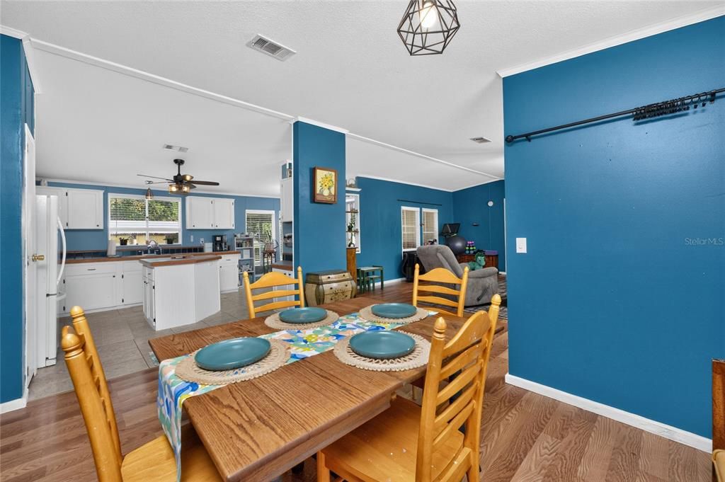 For Sale: $245,000 (3 beds, 2 baths, 1629 Square Feet)