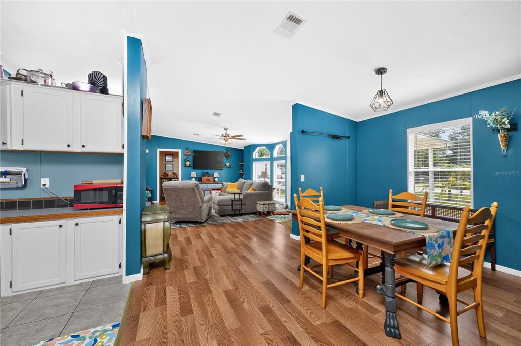 For Sale: $245,000 (3 beds, 2 baths, 1629 Square Feet)