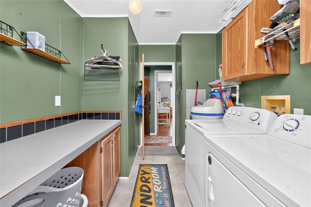 For Sale: $245,000 (3 beds, 2 baths, 1629 Square Feet)