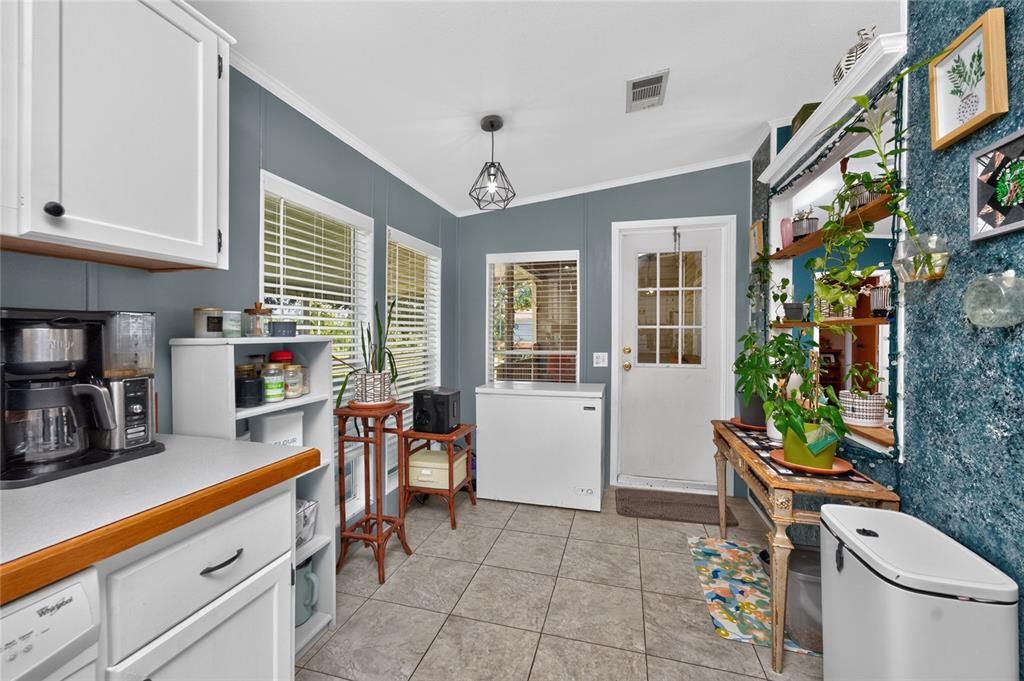 For Sale: $245,000 (3 beds, 2 baths, 1629 Square Feet)