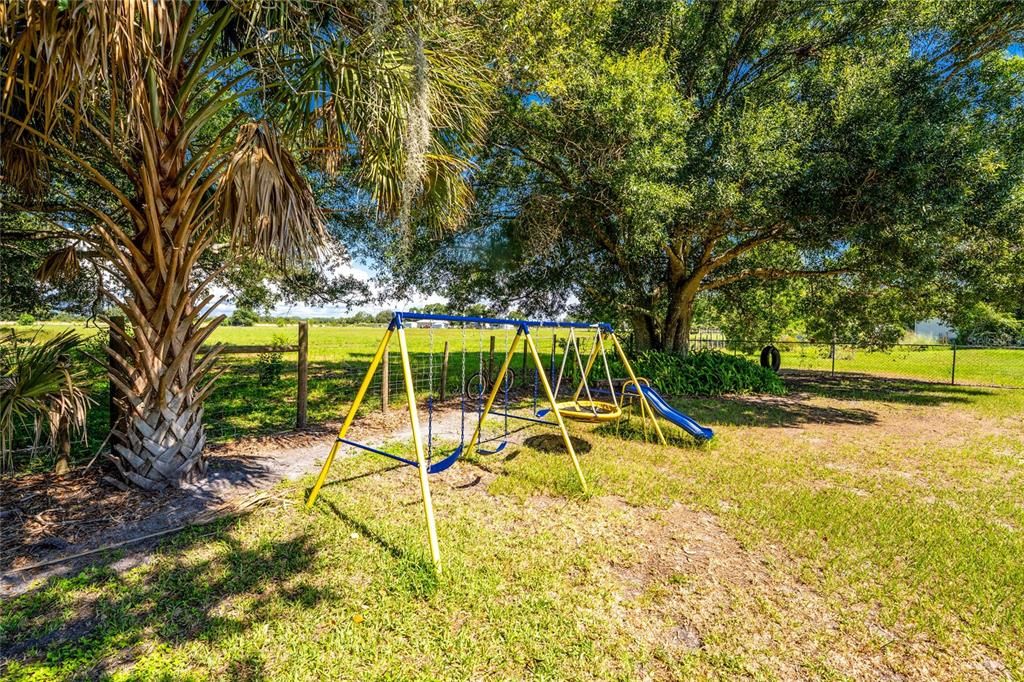 For Sale: $245,000 (3 beds, 2 baths, 1629 Square Feet)