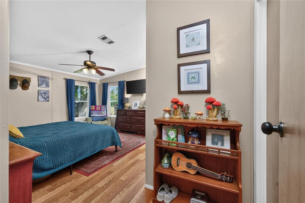 For Sale: $245,000 (3 beds, 2 baths, 1629 Square Feet)