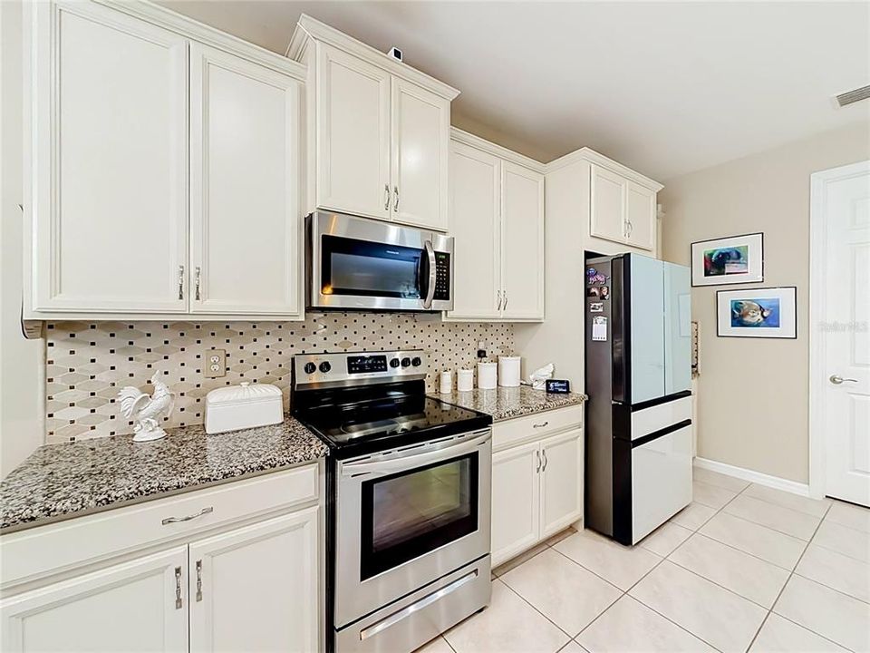 На продажу: $435,000 (4 спален, 3 ванн, 2350 Квадратных фут)