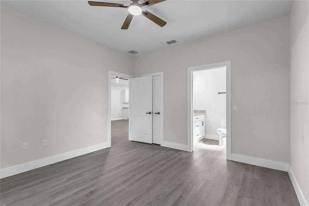 For Sale: $525,000 (12 beds, 0 baths, 2586 Square Feet)