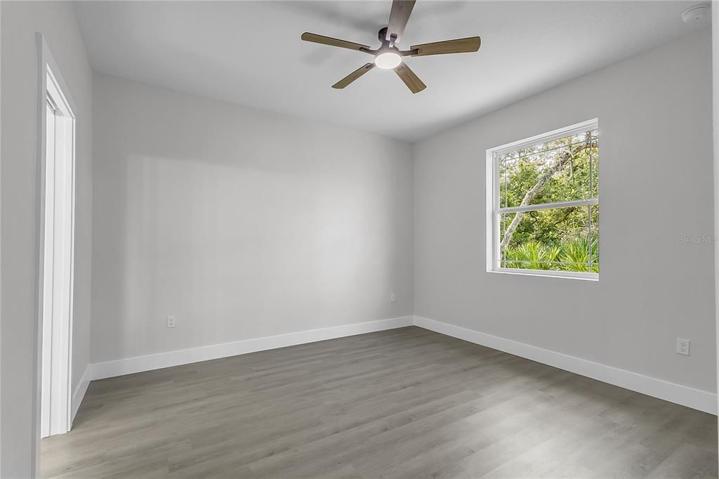 For Sale: $525,000 (12 beds, 0 baths, 2586 Square Feet)