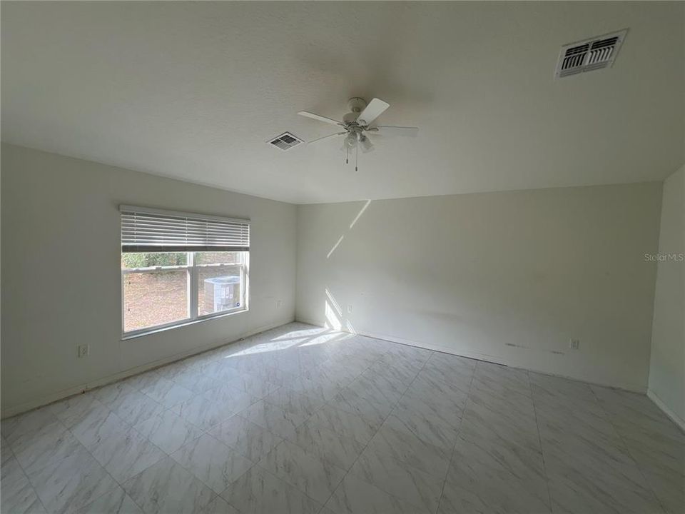 For Sale: $365,000 (4 beds, 2 baths, 2150 Square Feet)