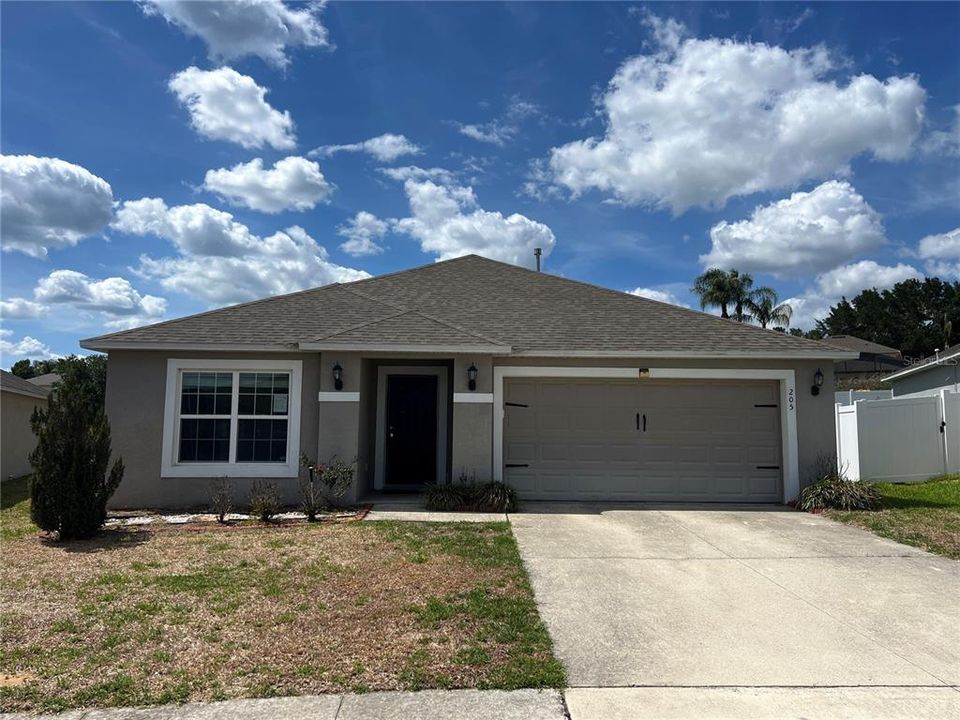 For Sale: $365,000 (4 beds, 2 baths, 2150 Square Feet)