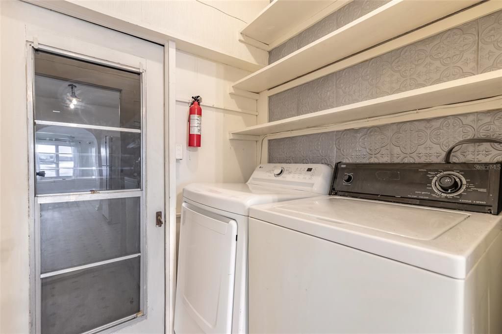 For Sale: $549,900 (2 beds, 1 baths, 1578 Square Feet)