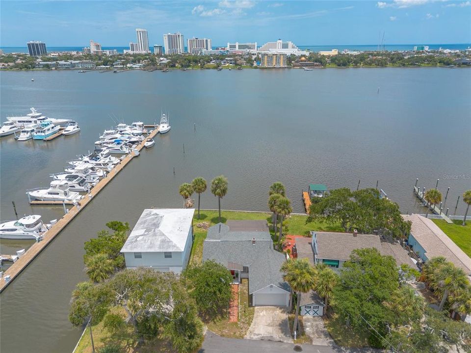 For Sale: $549,900 (2 beds, 1 baths, 1578 Square Feet)