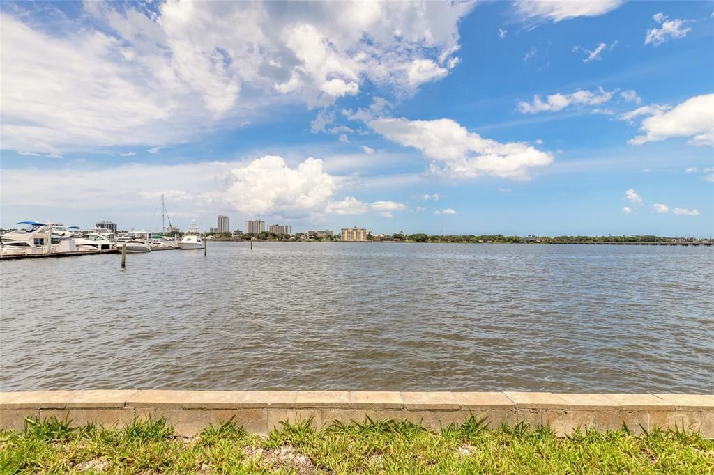 For Sale: $549,900 (2 beds, 1 baths, 1578 Square Feet)