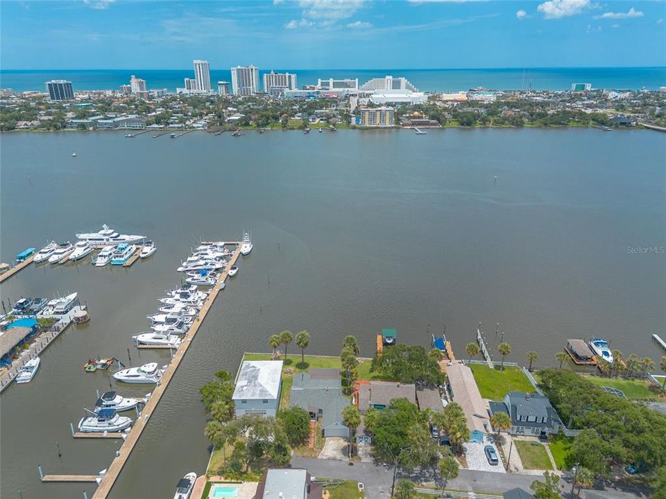 For Sale: $549,900 (2 beds, 1 baths, 1578 Square Feet)