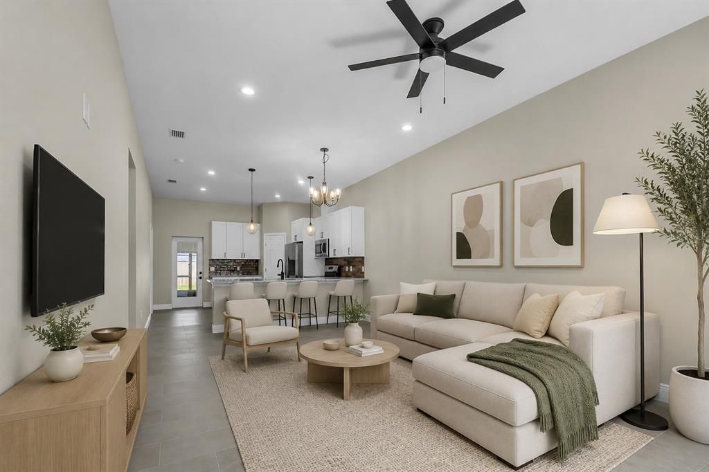 For Sale: $565,000 (6 beds, 0 baths, 2530 Square Feet)