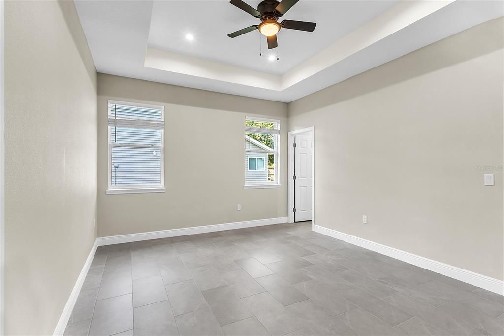 For Sale: $565,000 (6 beds, 0 baths, 2530 Square Feet)