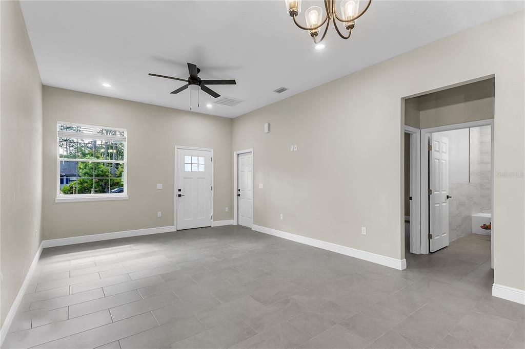 For Sale: $565,000 (6 beds, 0 baths, 2530 Square Feet)