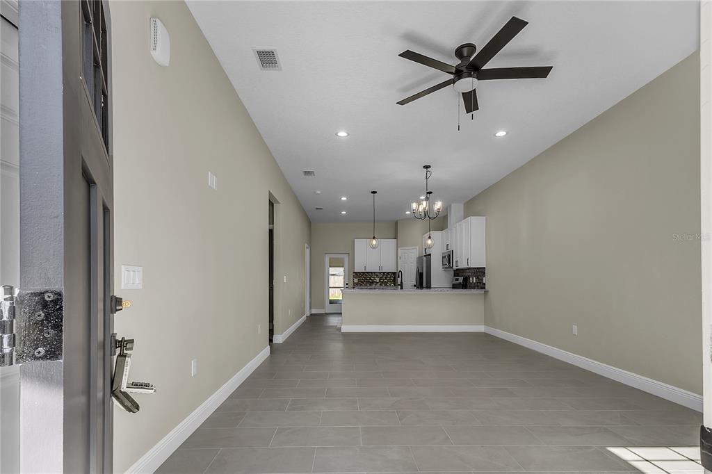 For Sale: $565,000 (6 beds, 0 baths, 2530 Square Feet)