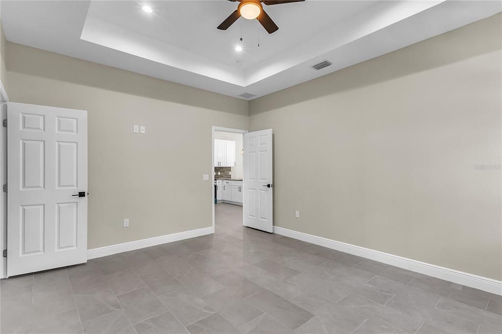 For Sale: $565,000 (6 beds, 0 baths, 2530 Square Feet)