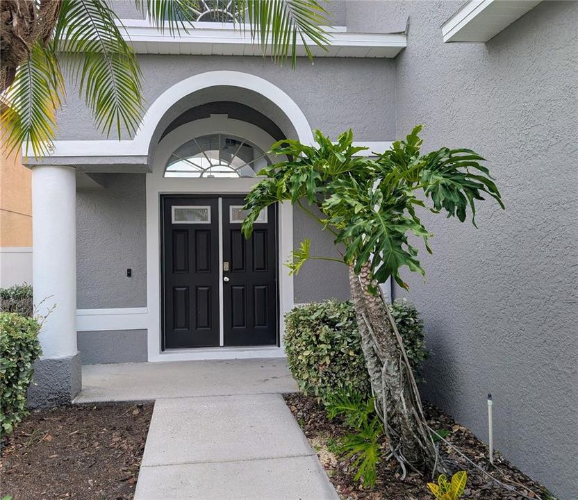 For Sale: $450,000 (3 beds, 2 baths, 1972 Square Feet)