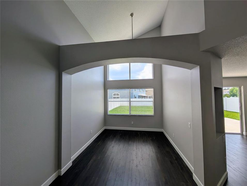 For Sale: $450,000 (3 beds, 2 baths, 1972 Square Feet)