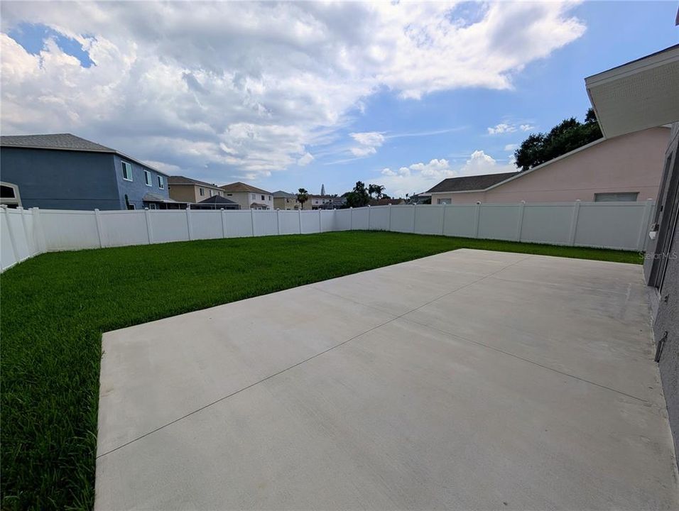 For Sale: $450,000 (3 beds, 2 baths, 1972 Square Feet)