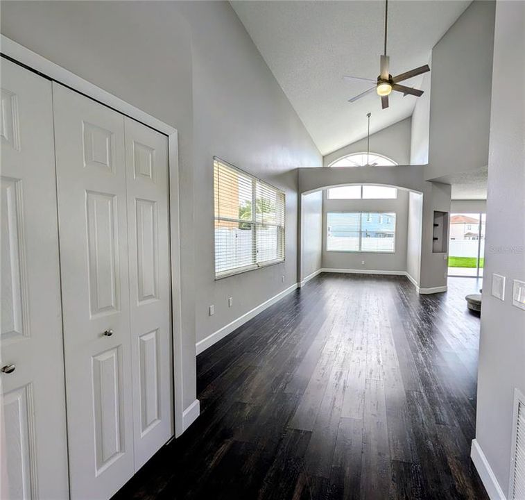 For Sale: $450,000 (3 beds, 2 baths, 1972 Square Feet)