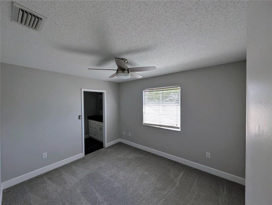 For Sale: $450,000 (3 beds, 2 baths, 1972 Square Feet)