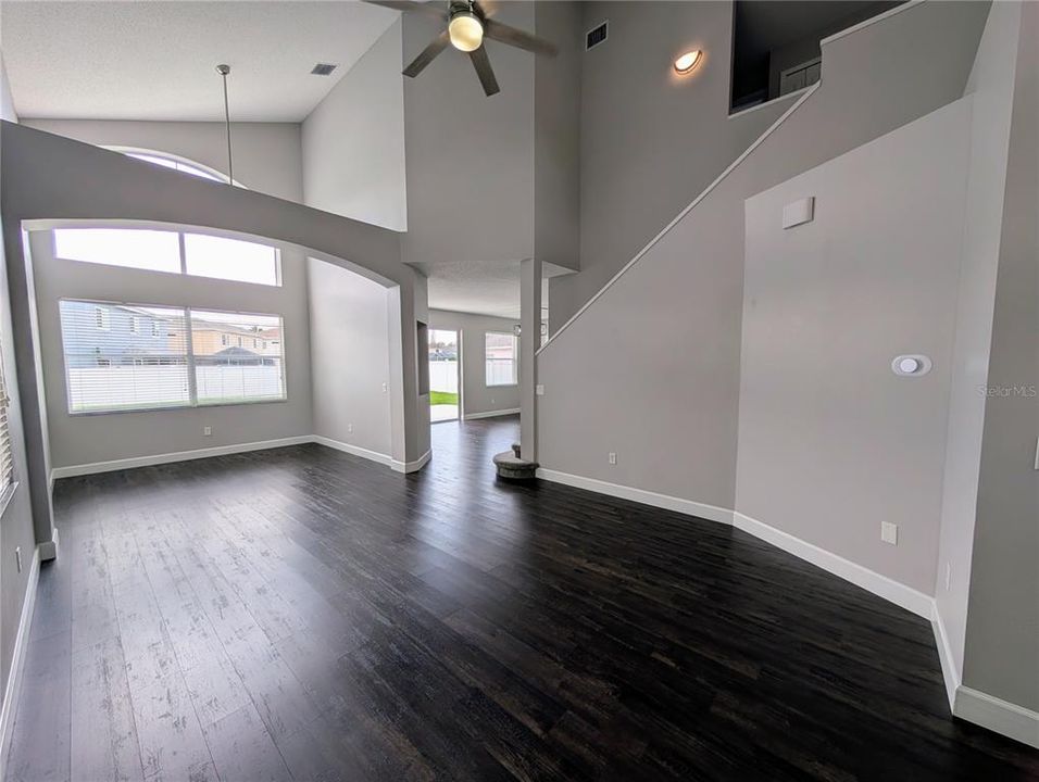 For Sale: $450,000 (3 beds, 2 baths, 1972 Square Feet)