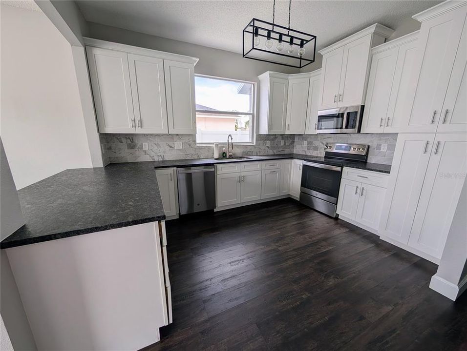 For Sale: $450,000 (3 beds, 2 baths, 1972 Square Feet)