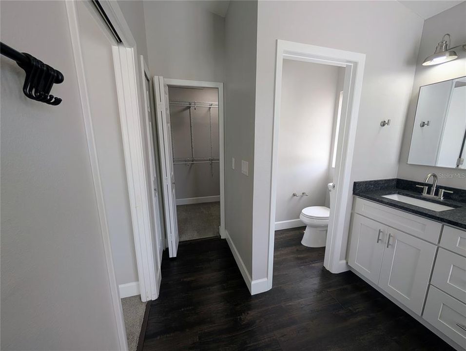 For Sale: $450,000 (3 beds, 2 baths, 1972 Square Feet)