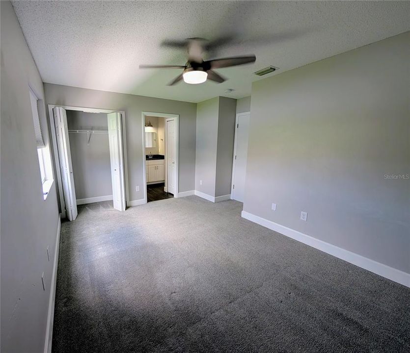 For Sale: $450,000 (3 beds, 2 baths, 1972 Square Feet)