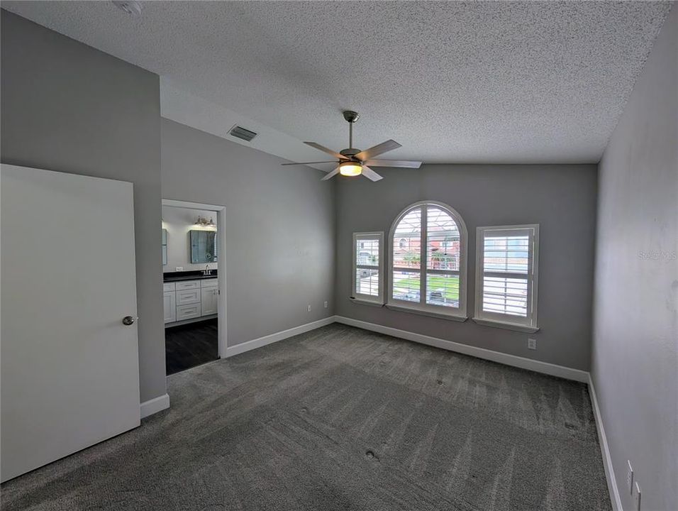 For Sale: $450,000 (3 beds, 2 baths, 1972 Square Feet)