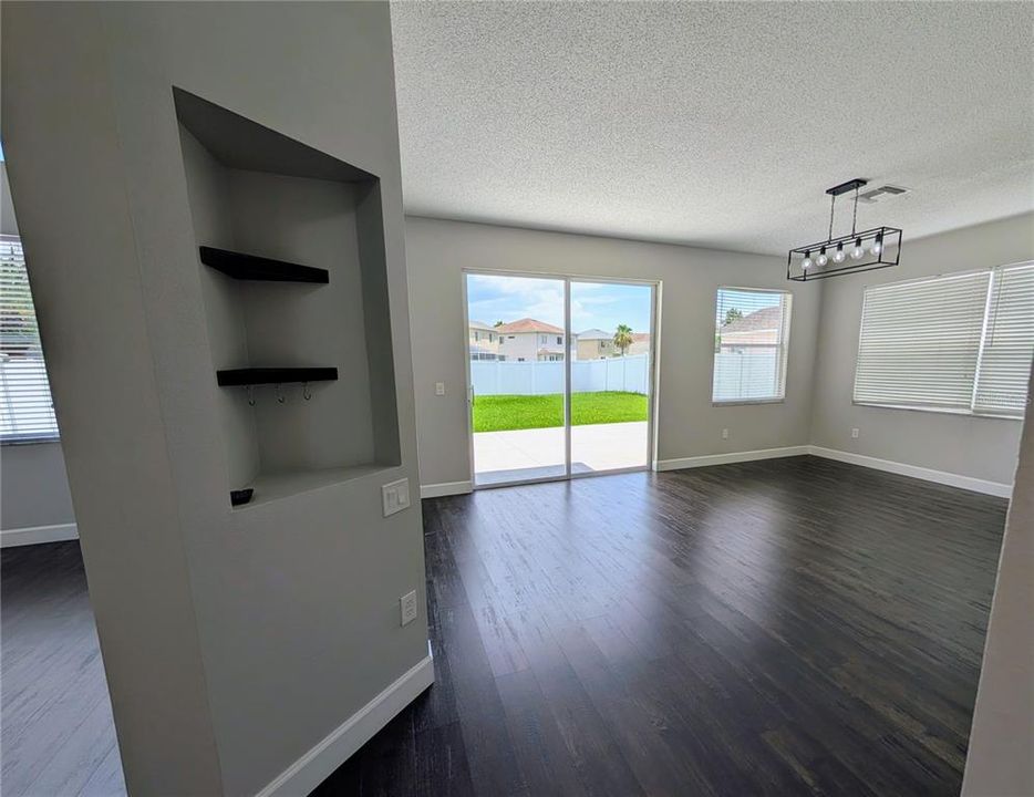 For Sale: $450,000 (3 beds, 2 baths, 1972 Square Feet)
