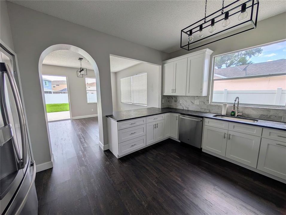 For Sale: $450,000 (3 beds, 2 baths, 1972 Square Feet)