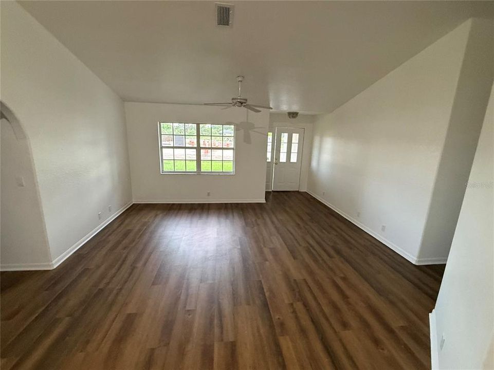 For Sale: $249,000 (3 beds, 2 baths, 1615 Square Feet)