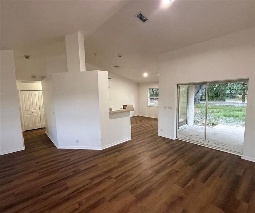 For Sale: $249,000 (3 beds, 2 baths, 1615 Square Feet)