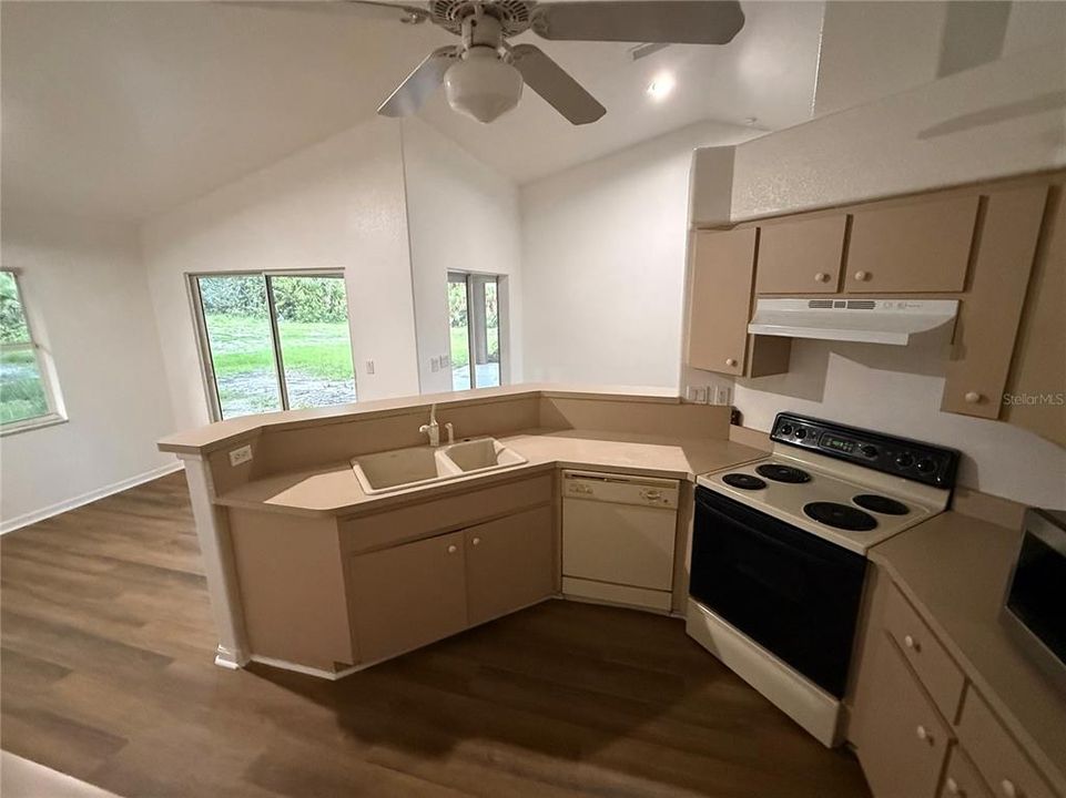 For Sale: $249,000 (3 beds, 2 baths, 1615 Square Feet)