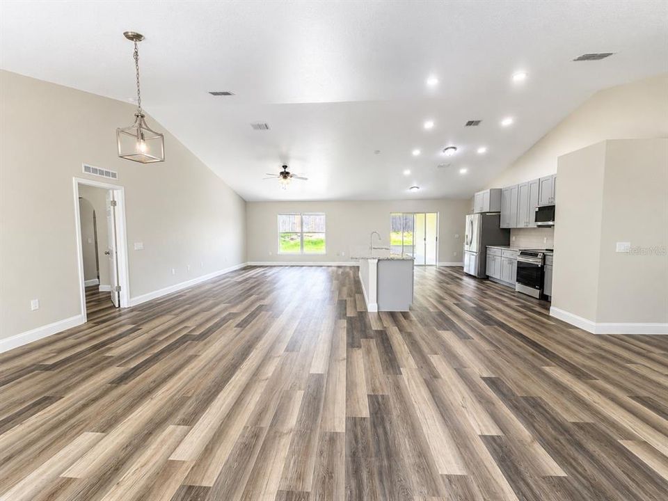 For Rent: $2,650 (4 beds, 2 baths, 2302 Square Feet)