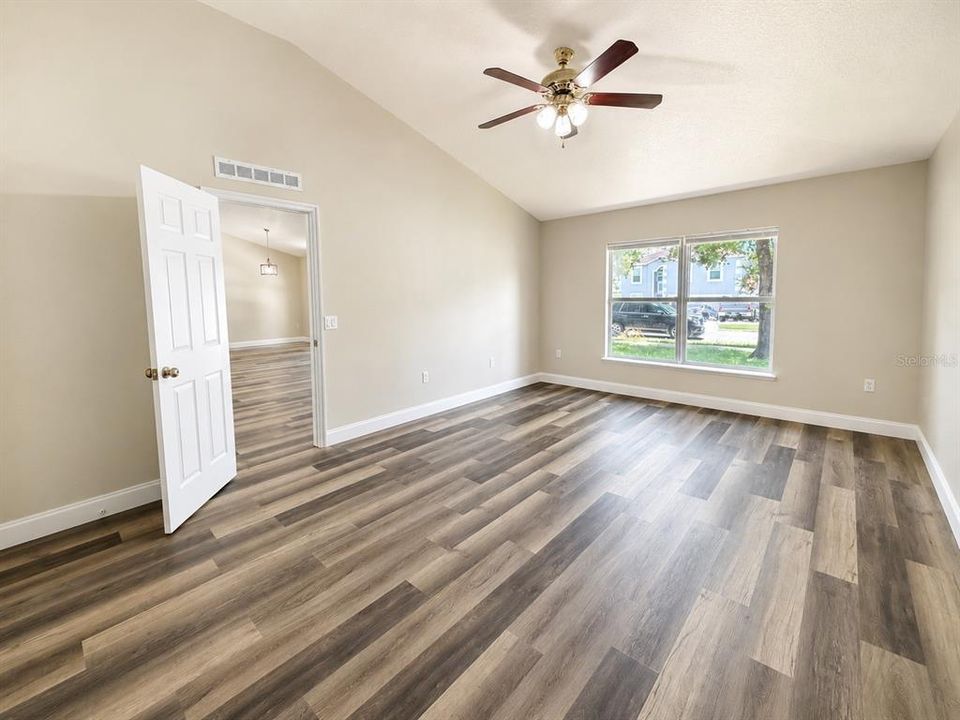 For Rent: $2,650 (4 beds, 2 baths, 2302 Square Feet)