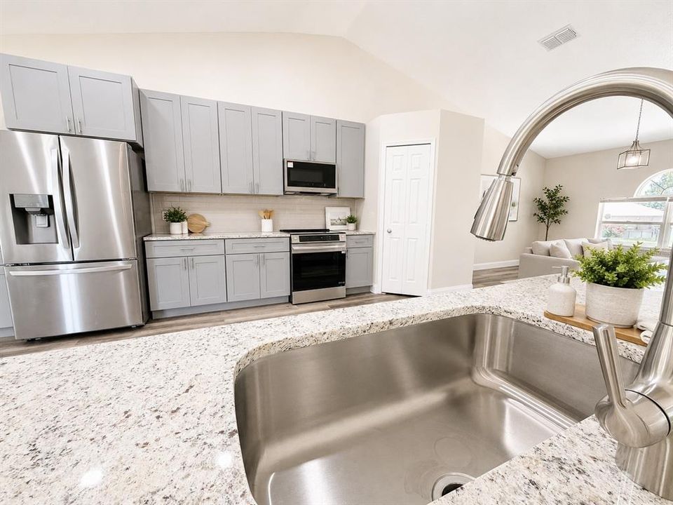For Rent: $2,650 (4 beds, 2 baths, 2302 Square Feet)