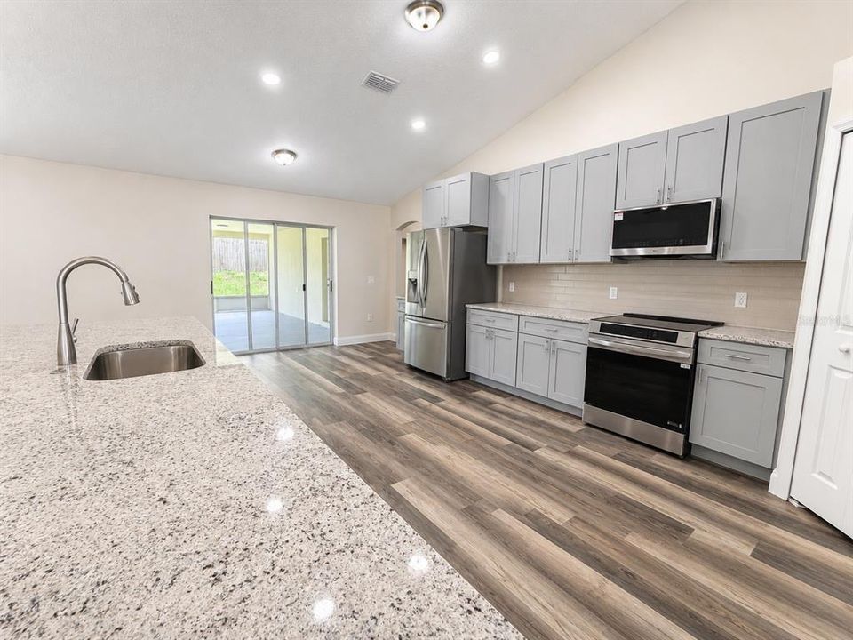 For Rent: $2,650 (4 beds, 2 baths, 2302 Square Feet)