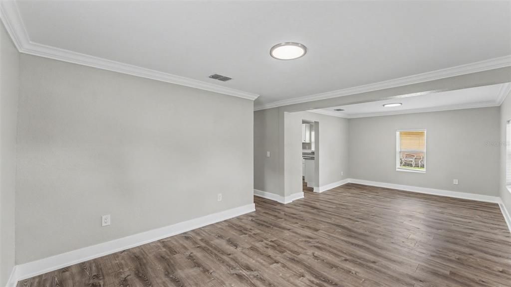 For Sale: $285,000 (3 beds, 2 baths, 1122 Square Feet)
