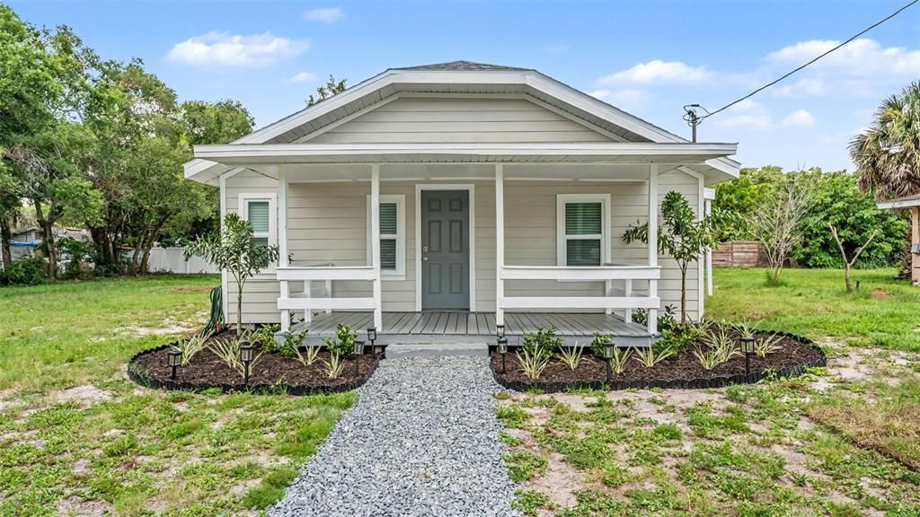 For Sale: $285,000 (3 beds, 2 baths, 1122 Square Feet)