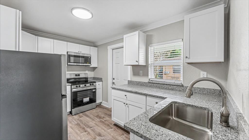 For Sale: $285,000 (3 beds, 2 baths, 1122 Square Feet)