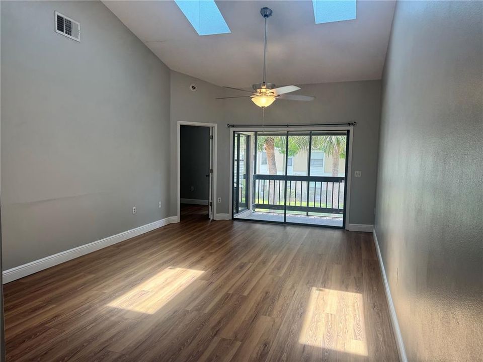 For Rent: $1,650 (2 beds, 2 baths, 1054 Square Feet)