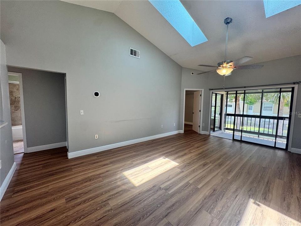 For Rent: $1,650 (2 beds, 2 baths, 1054 Square Feet)