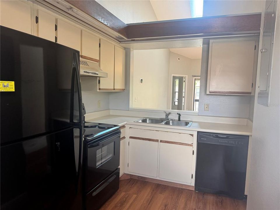 For Rent: $1,650 (2 beds, 2 baths, 1054 Square Feet)
