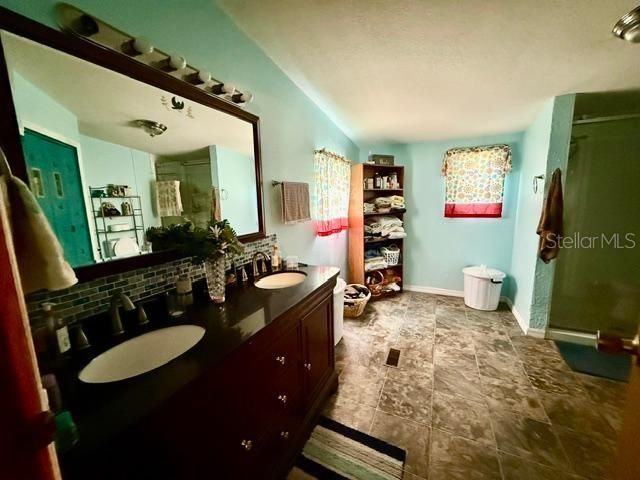 For Sale: $188,000 (3 beds, 2 baths, 1716 Square Feet)