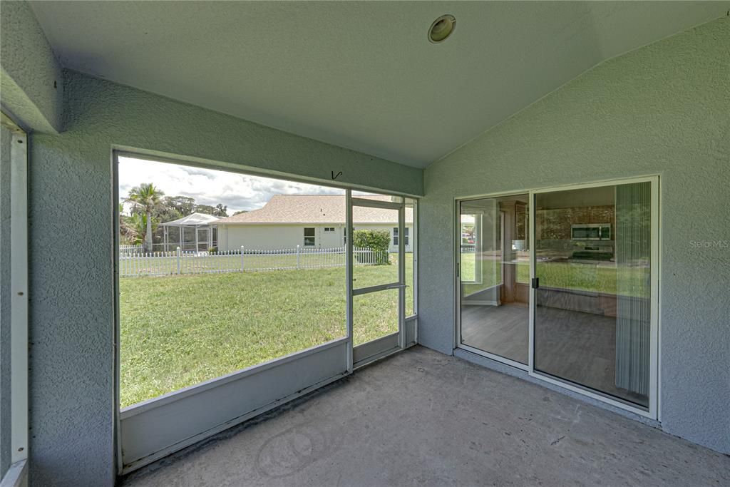 For Sale: $370,000 (3 beds, 2 baths, 1715 Square Feet)
