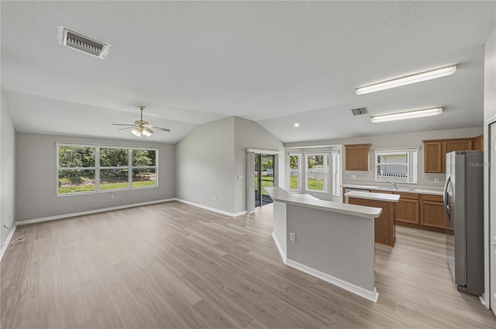 For Sale: $370,000 (3 beds, 2 baths, 1715 Square Feet)