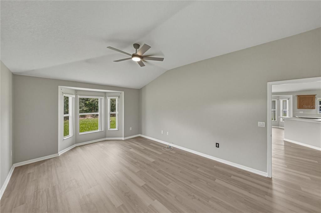 For Sale: $370,000 (3 beds, 2 baths, 1715 Square Feet)